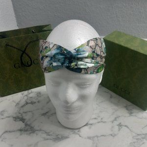 Pre owned gucci head band..